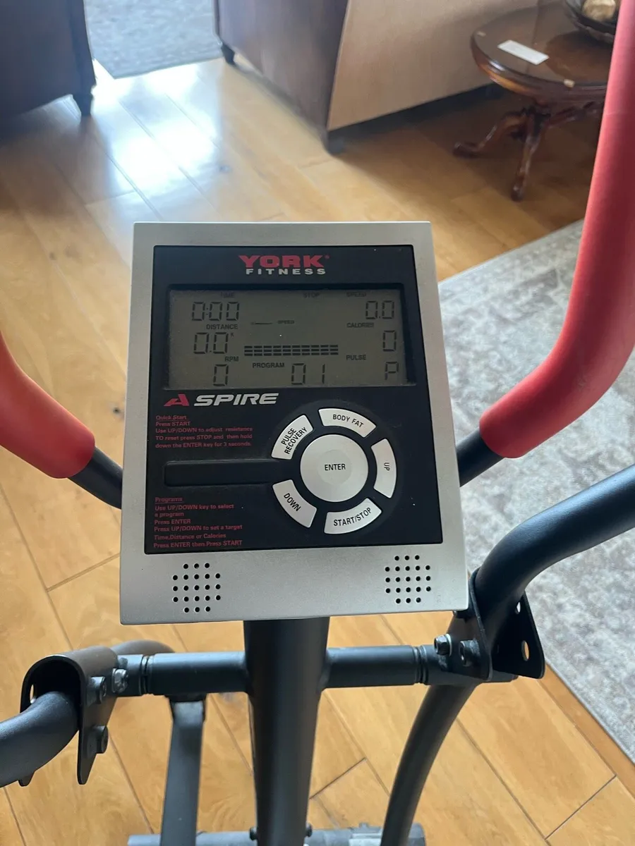 Cross trainer - Image 2