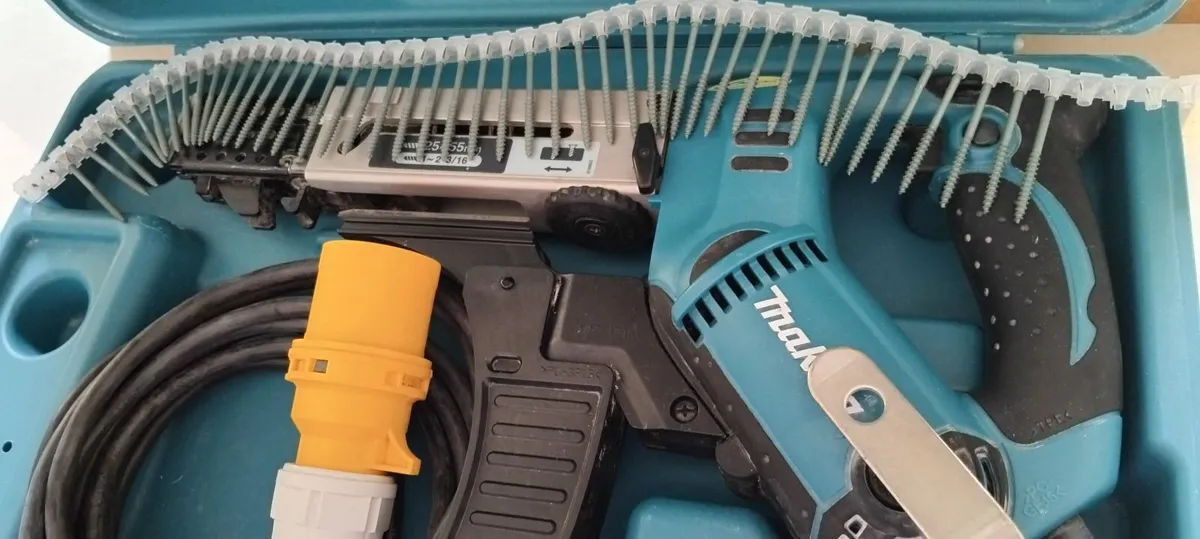 Makita 6843 Auto Feed 110v - Image 1