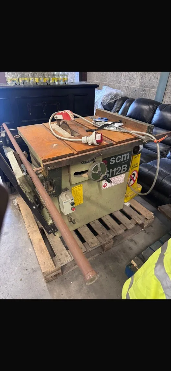 Saw bandsaw - Image 1
