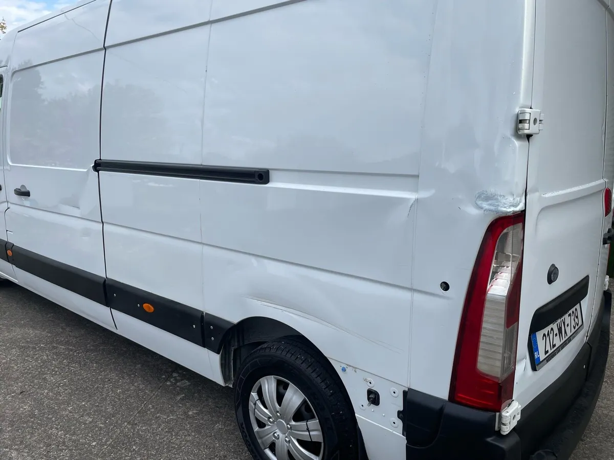 2021 Nissan NV400 - Image 3