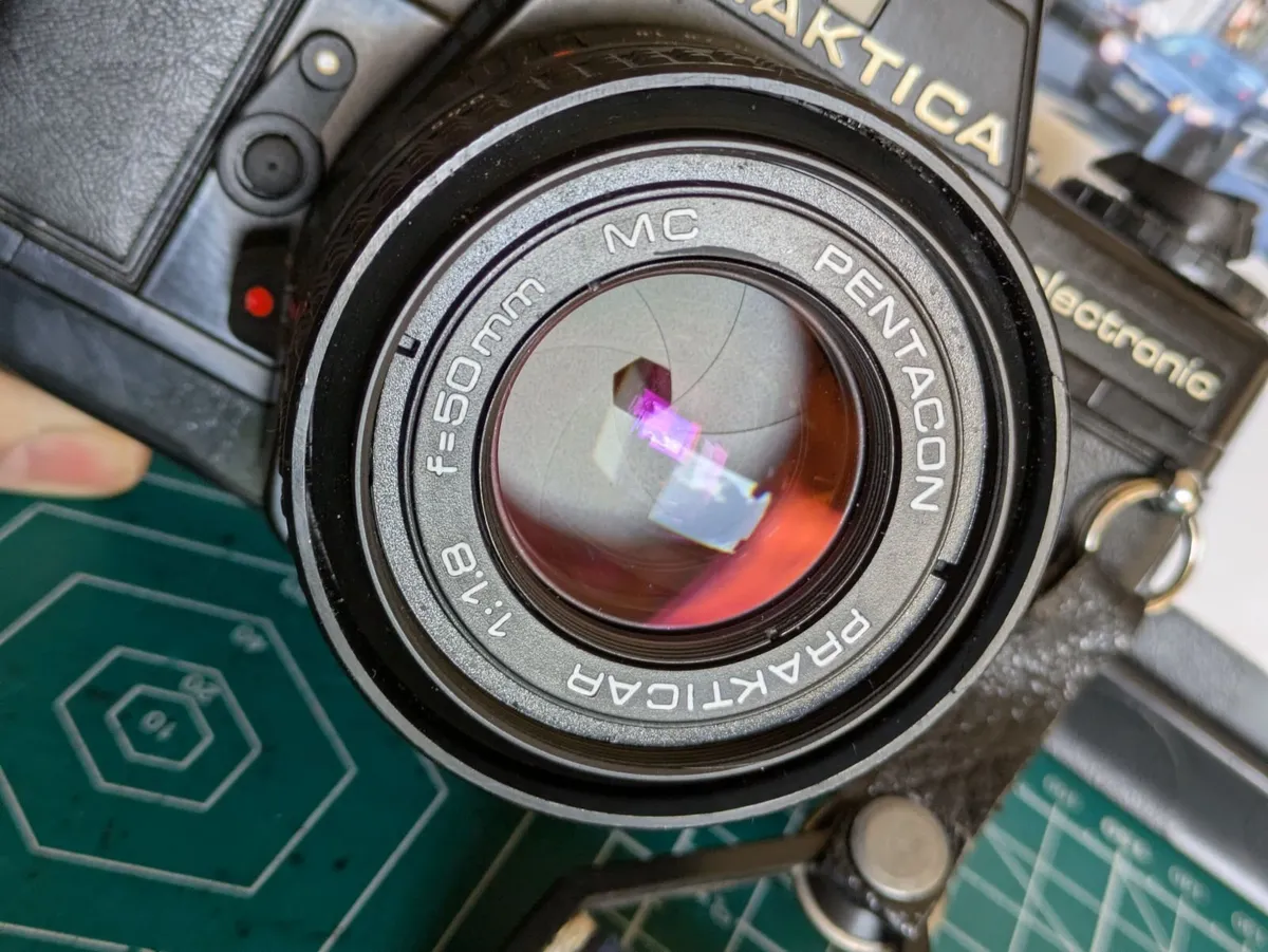 Praktica BMS film SLR - Image 3