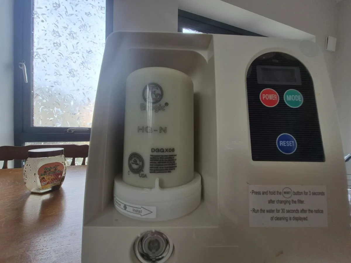 Leveluk R Water Ionizer (TYH-71) – Water Pump - Image 1