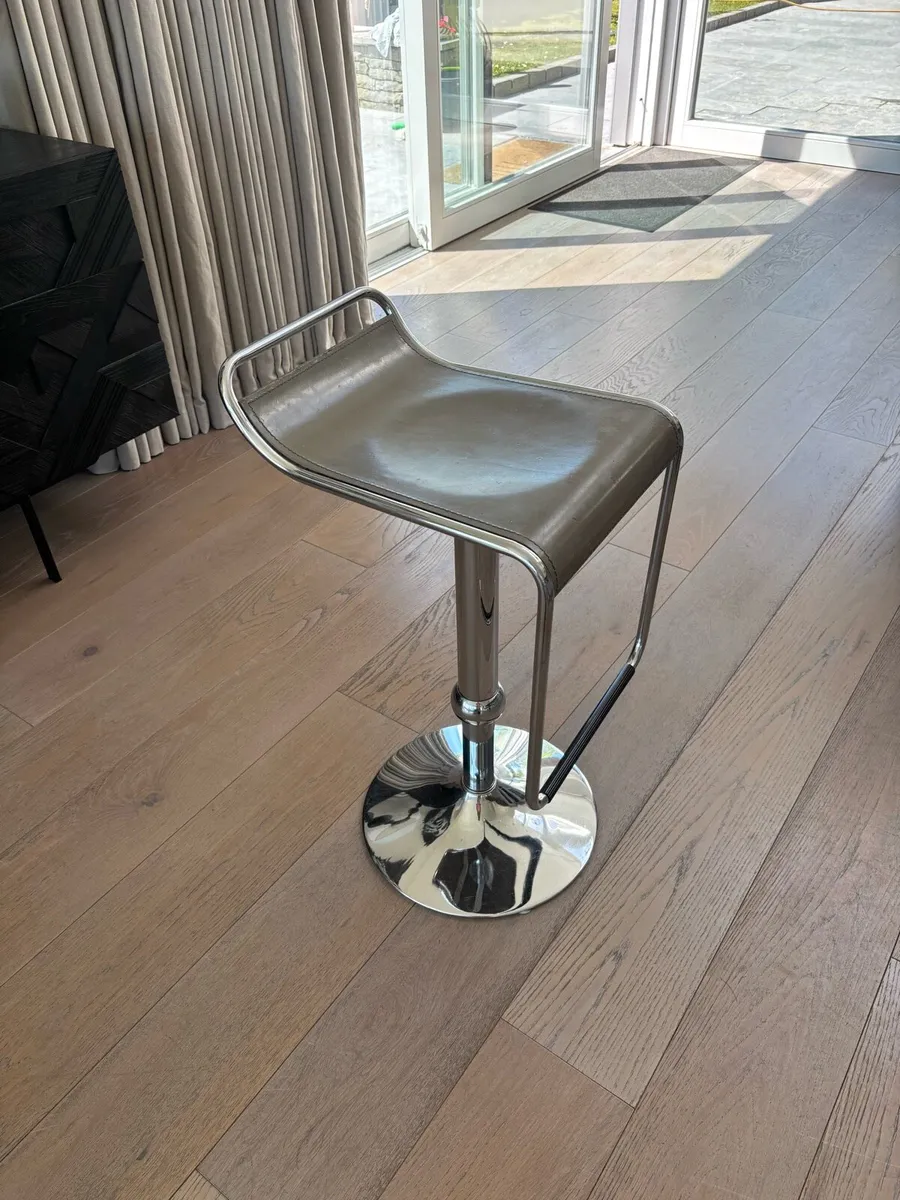 Calligaris designer bar stools x 4 - Image 1