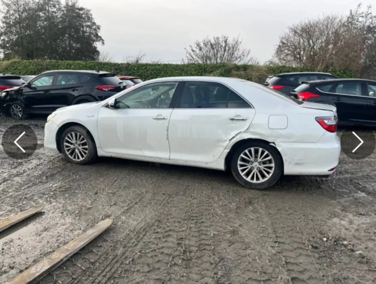 2016 Toyota Camry 2.5 Petrol Hybrid - Image 4