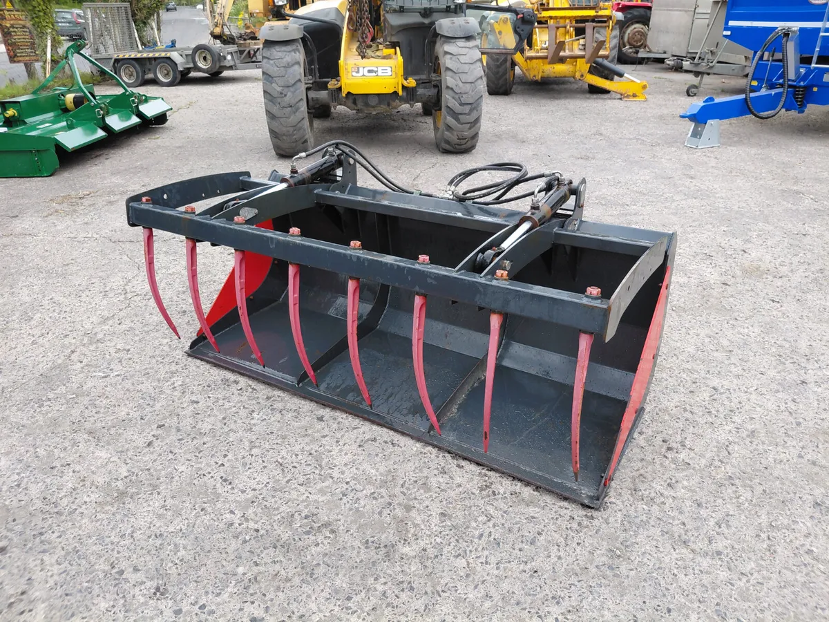 Bucket Grab - Image 3