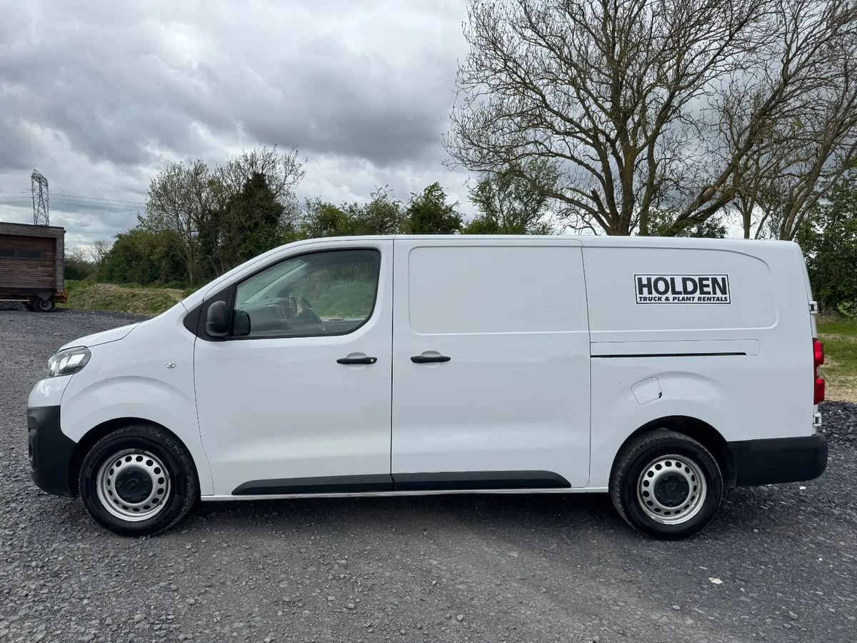 BID ONLINE NOW - UNRESERVED 2022 OPEL COMBO VAN - Image 2