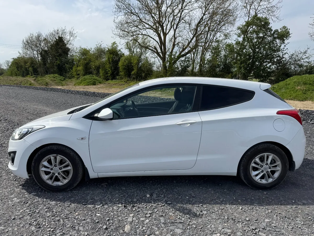 BID ONLINE NOW - 2015 HYUNDAI I30 VAN FOR AUCTION - Image 2