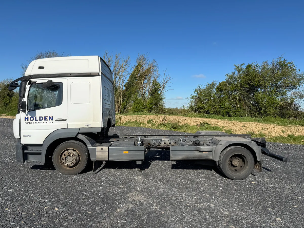 UNRESERVED 2017 MERCEDES ATEGO 1230 FOR AUCTION - Image 2