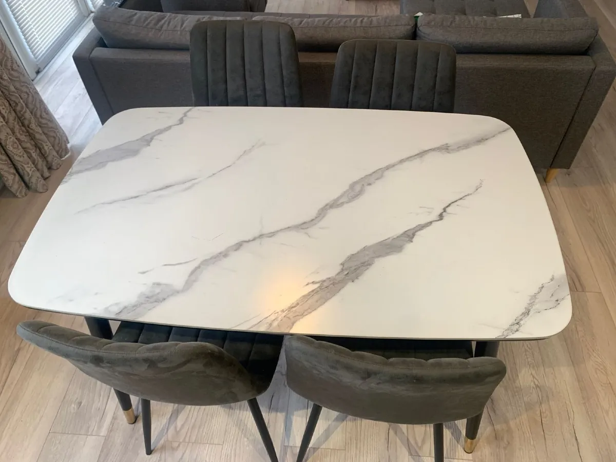 Dining table + 4 chairs - Image 3