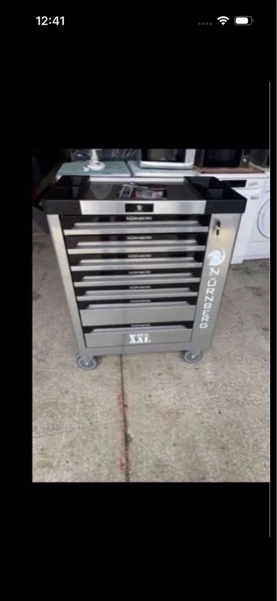 New Nuremberg tool chest with tools included - Image 1
