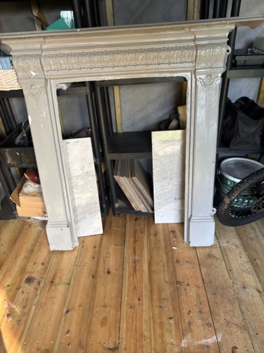 Cast Iron Fire Place € 110 - Image 1