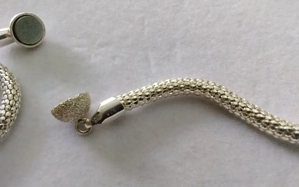 Sterling Silver necklace new condition 18" - Image 3