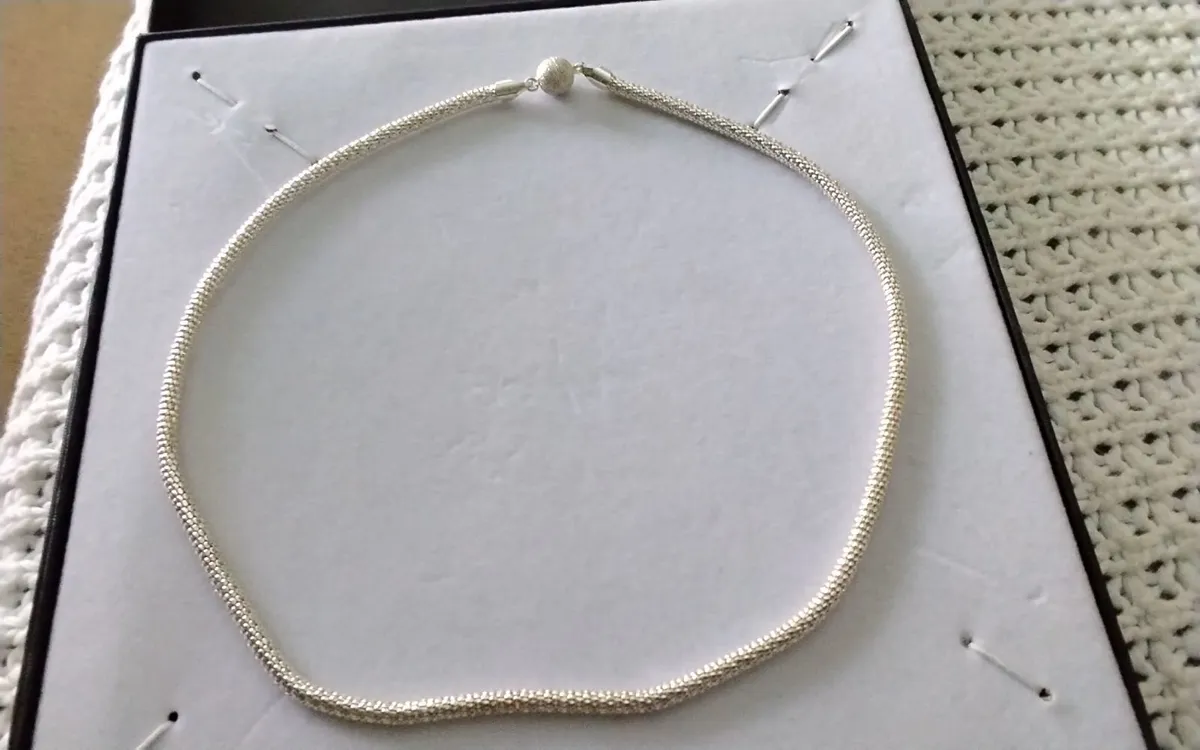 Sterling Silver necklace new condition 18" - Image 1