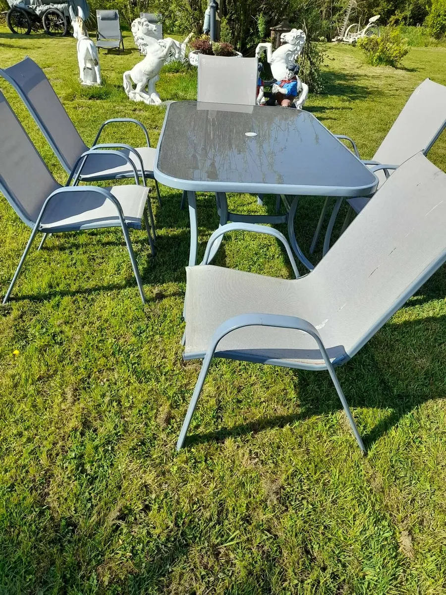Garden table and chairs - Image 3