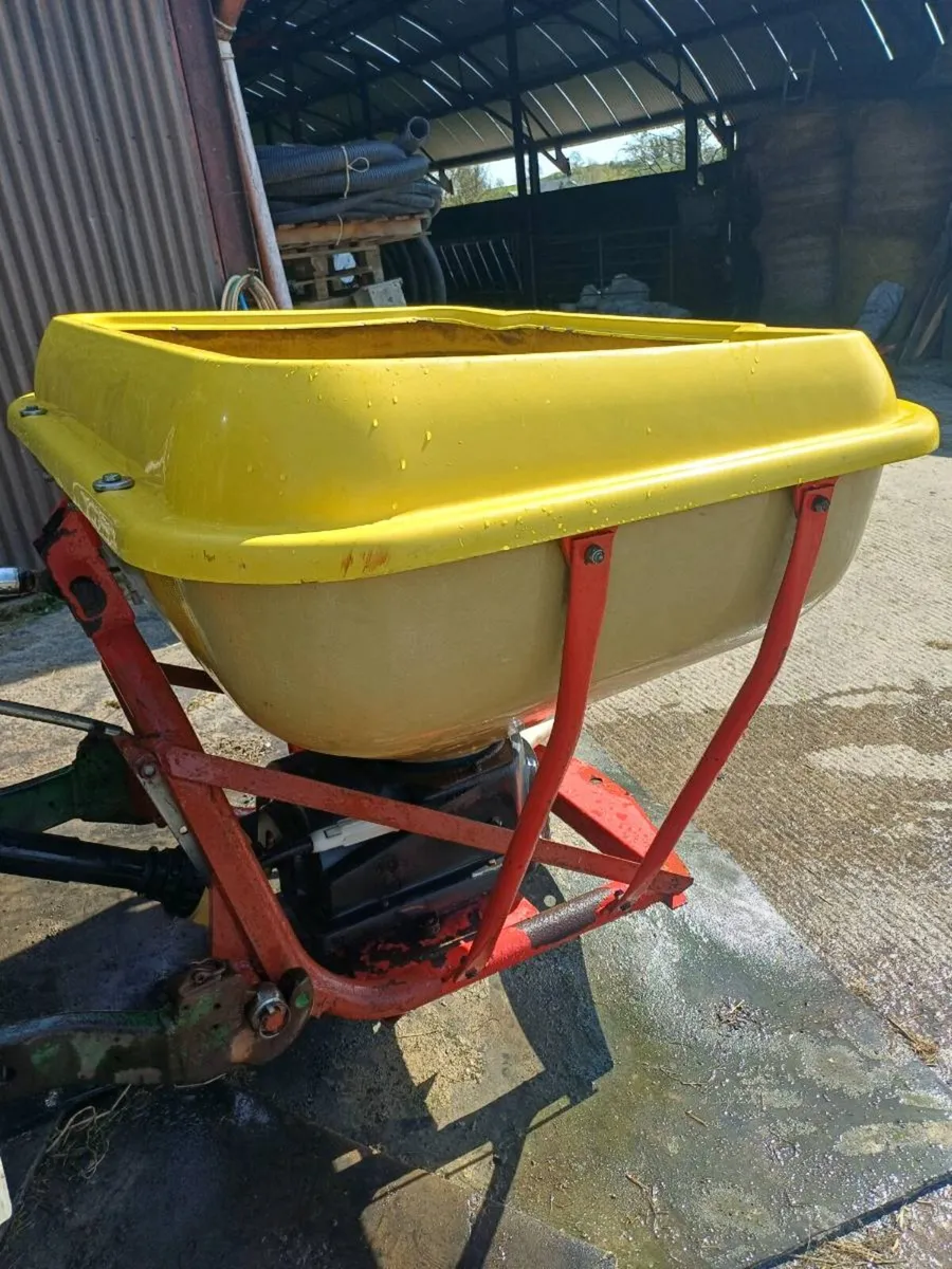 Wagtail Fertiliser Sower - Image 2