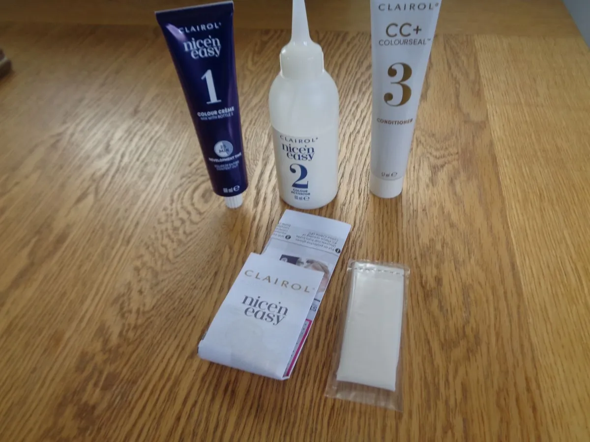 Clairol Nice'nEasy Hair Dye No. 10A for Sale - Image 3