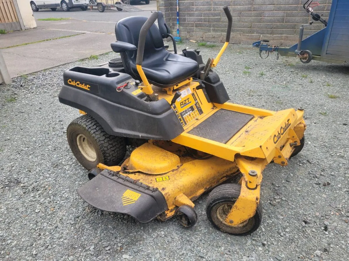 Cub cadet zeroturn - Image 1