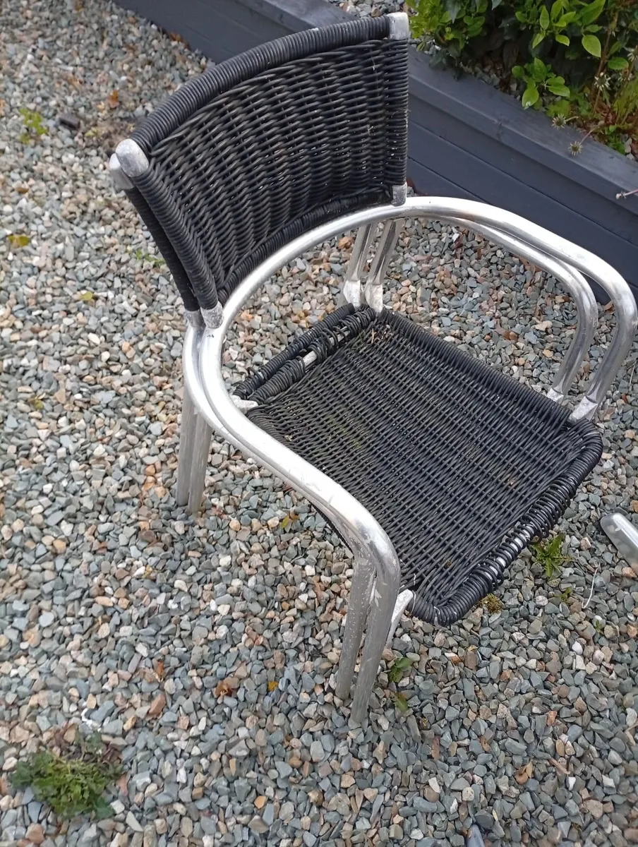 Garden table and chairs - Image 2