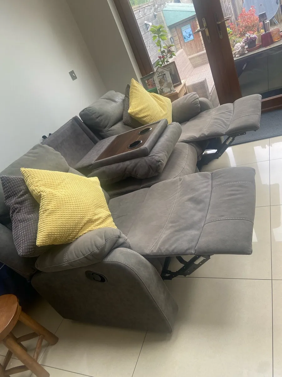 3 seater couch - Image 2