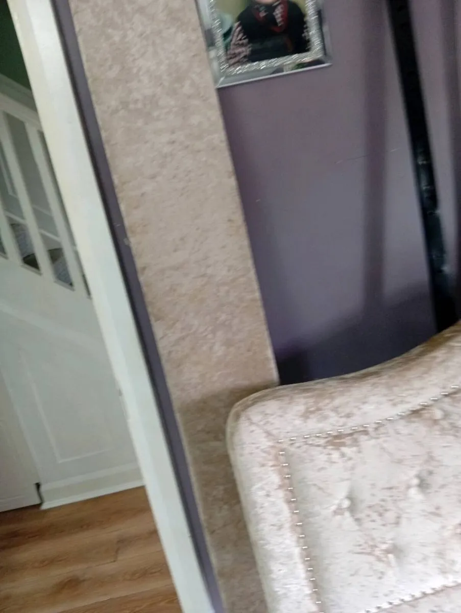 King size bed - Image 4