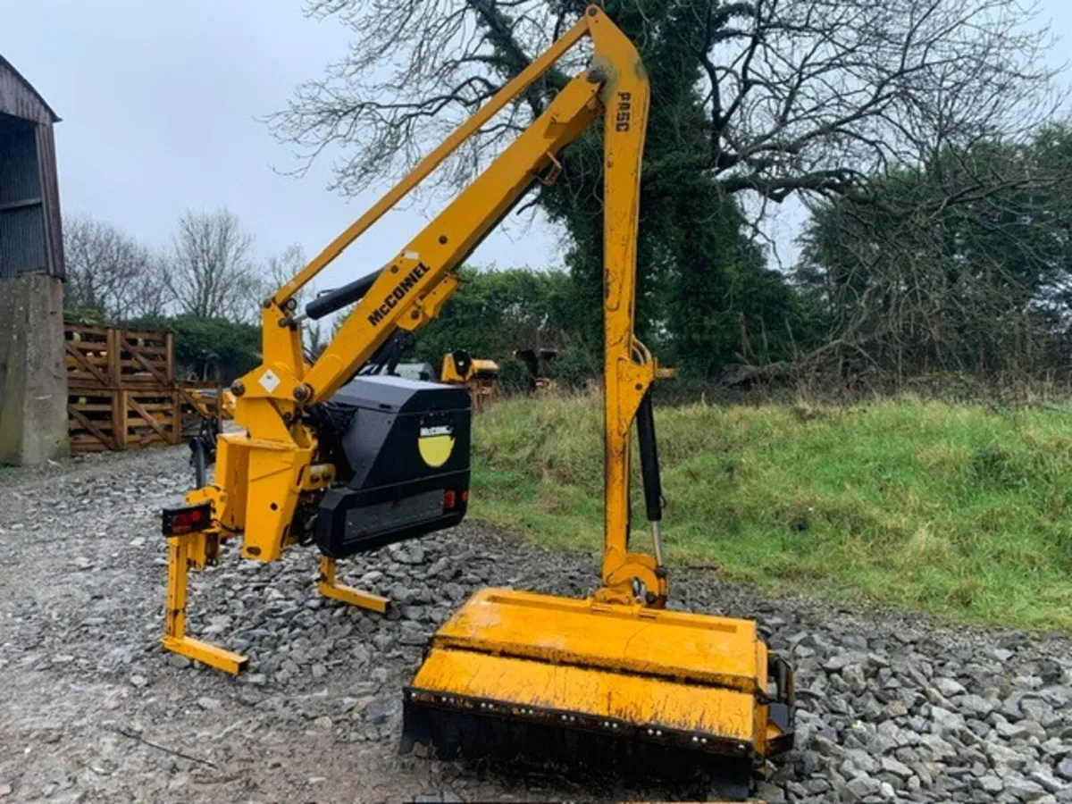 MCCONNEL PA60 FLAIL HEDGER - Image 2