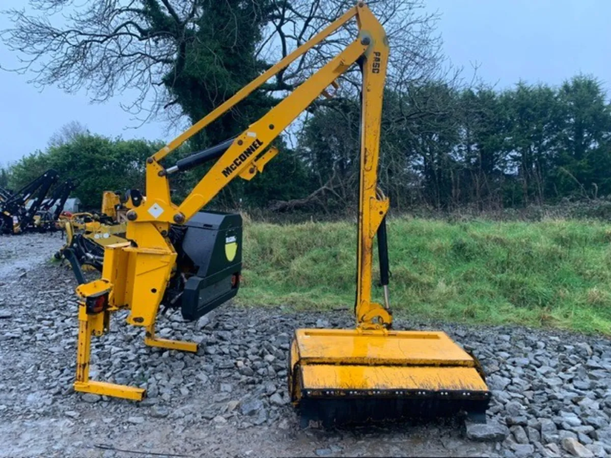 MCCONNEL PA60 FLAIL HEDGER - Image 1