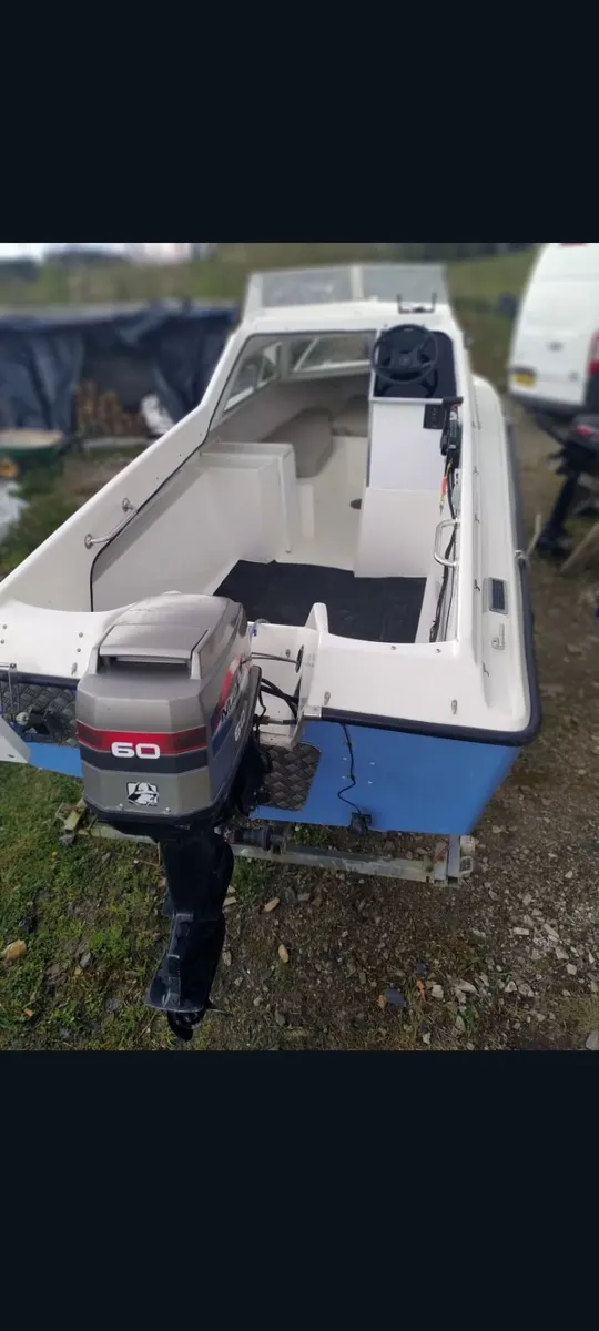 Boat and engine - Image 1