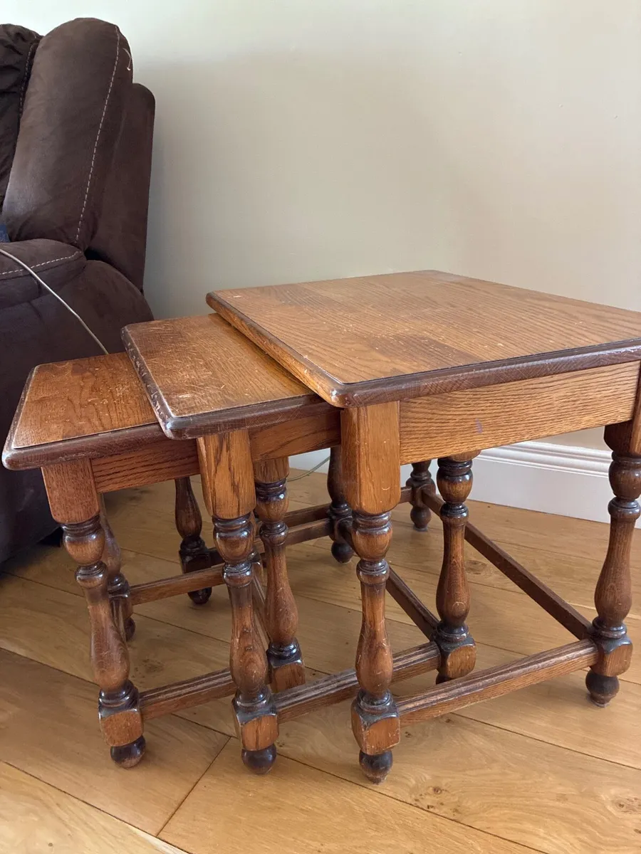 TV unit and Nest of tables - Image 3