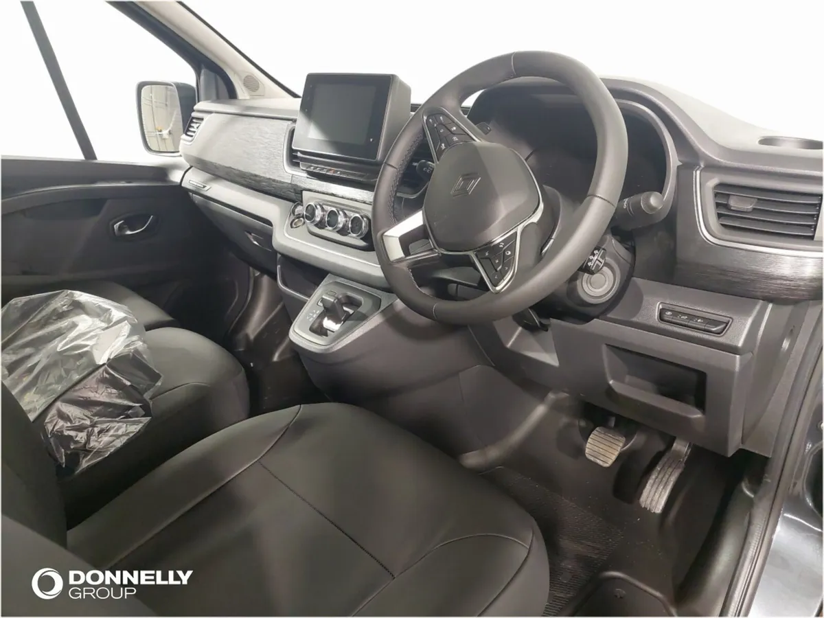 Renault Trafic Lwb Diesel Graphite Edition - Image 4