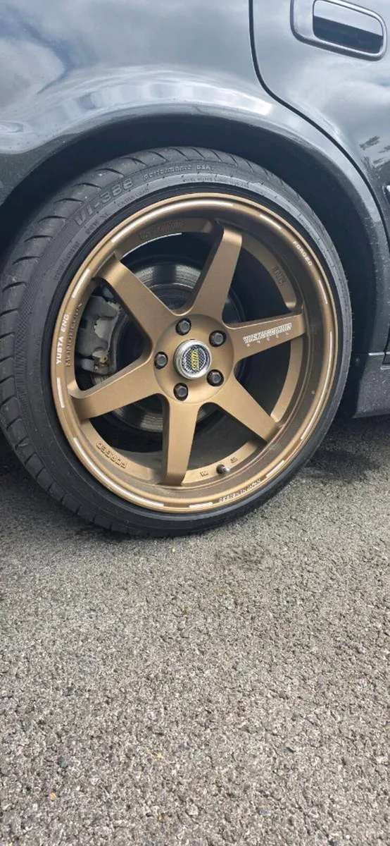 18x9.5 alloy wheels - Image 1