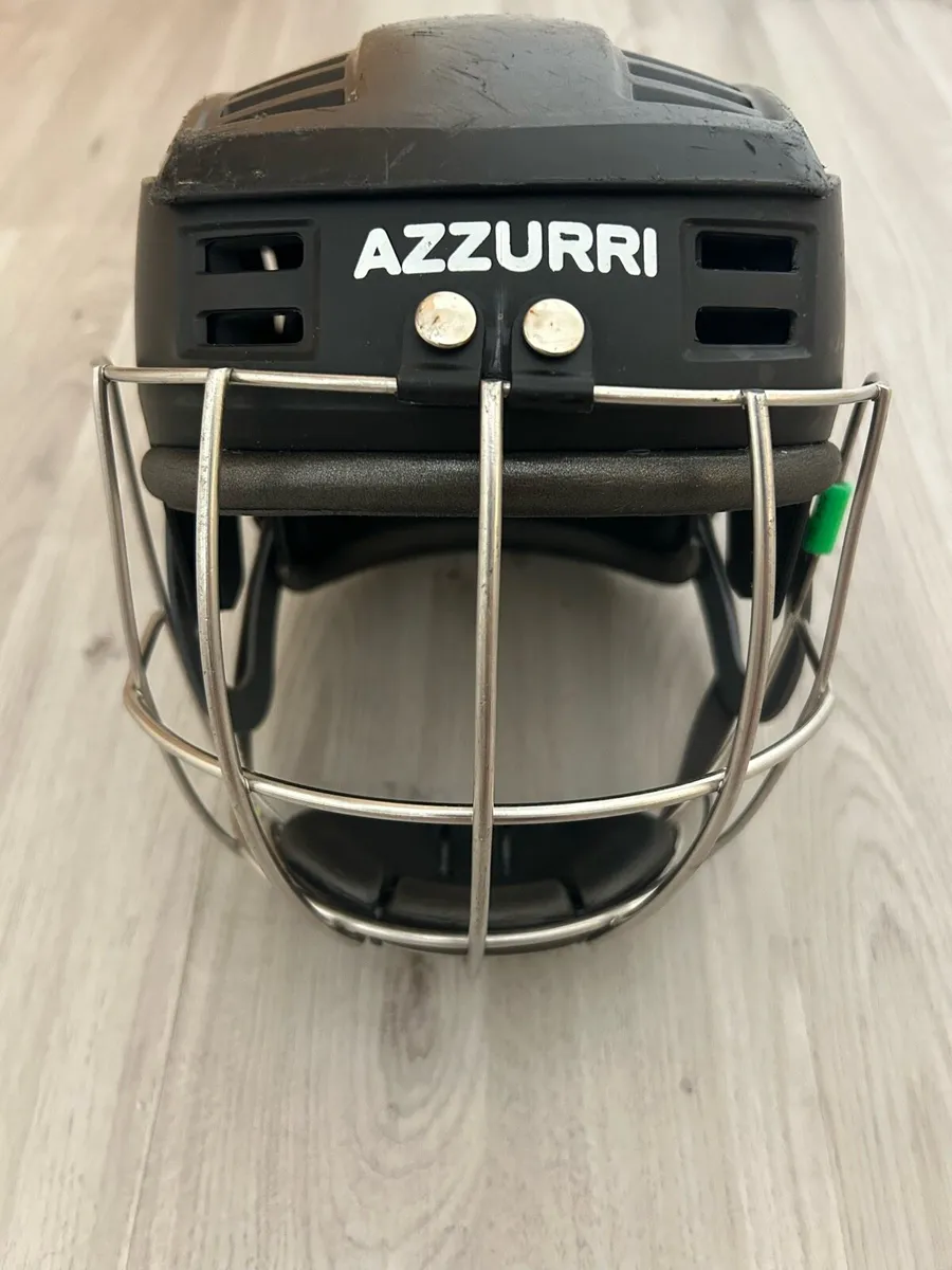 Azzurri hurling helmet - Image 1