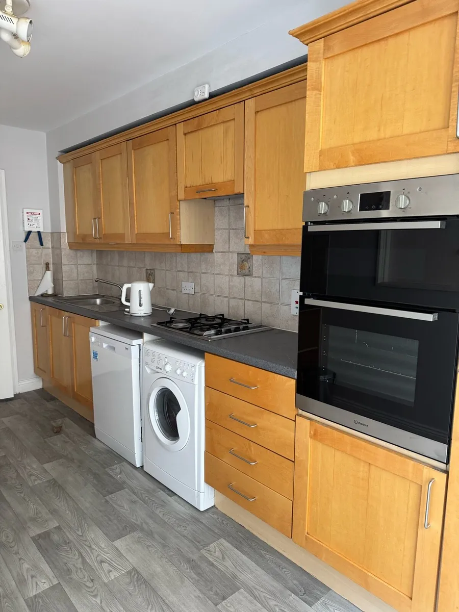 Kitchen & Appliances - Image 1