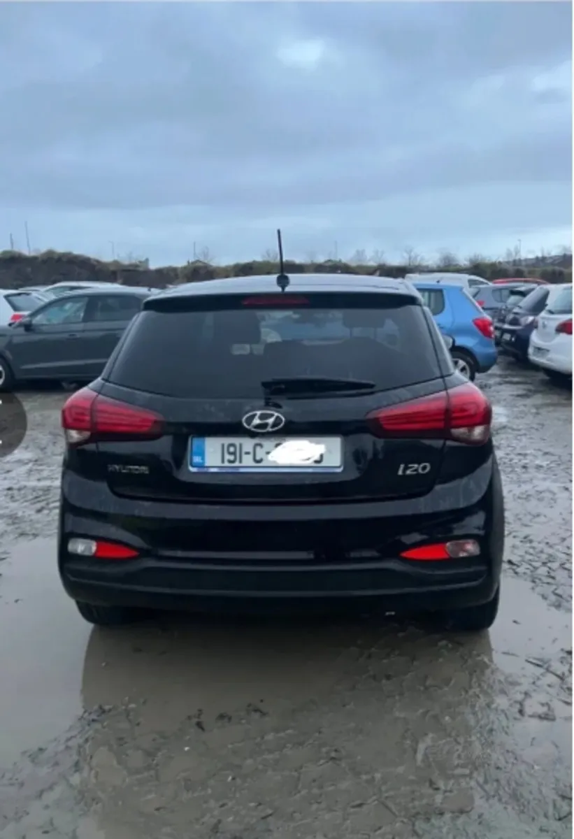 2019 Hyundai i20 Automatic Only 16500 kms - Image 2