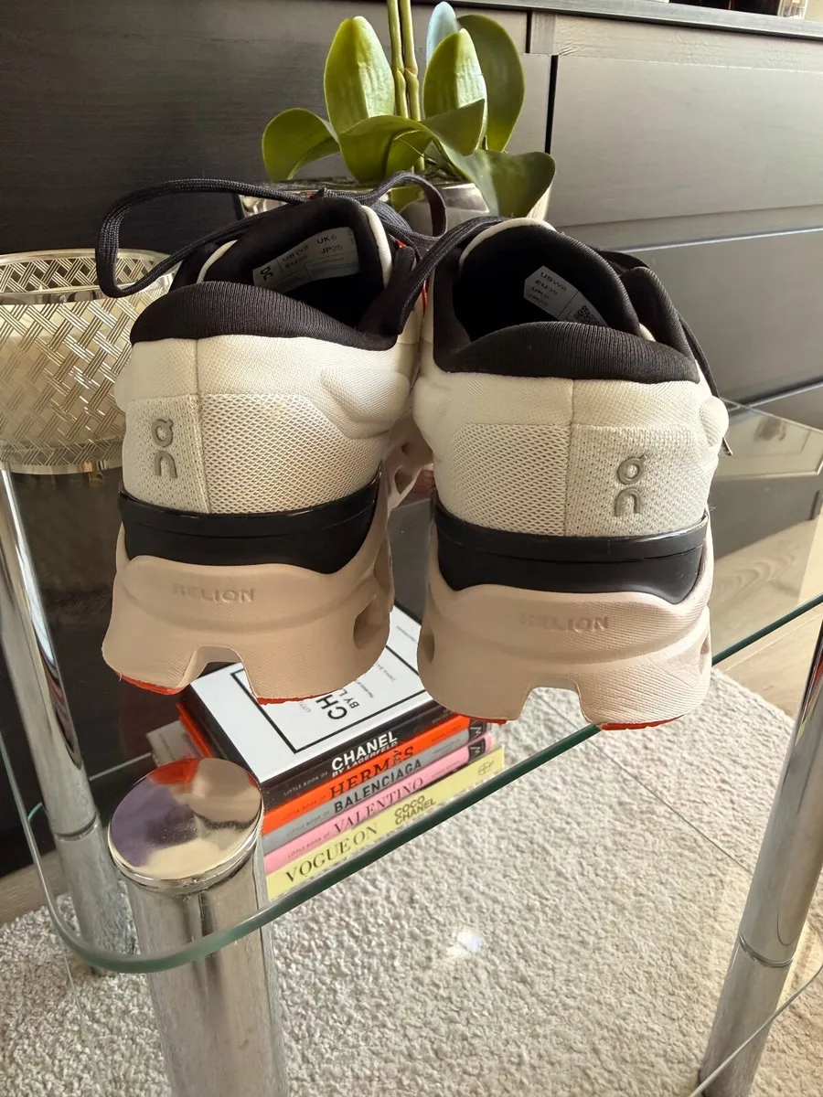 On Running Cloudstratus 3 – EU 39 – Like New - Image 2