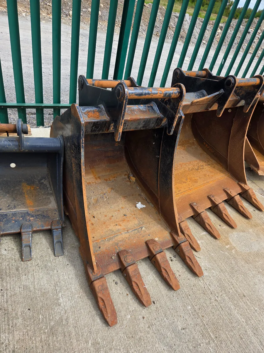 Titus S45 Buckets - Image 1