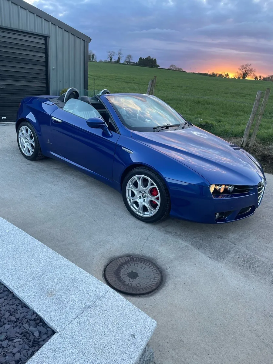 Alfa Romeo Spider - Image 4