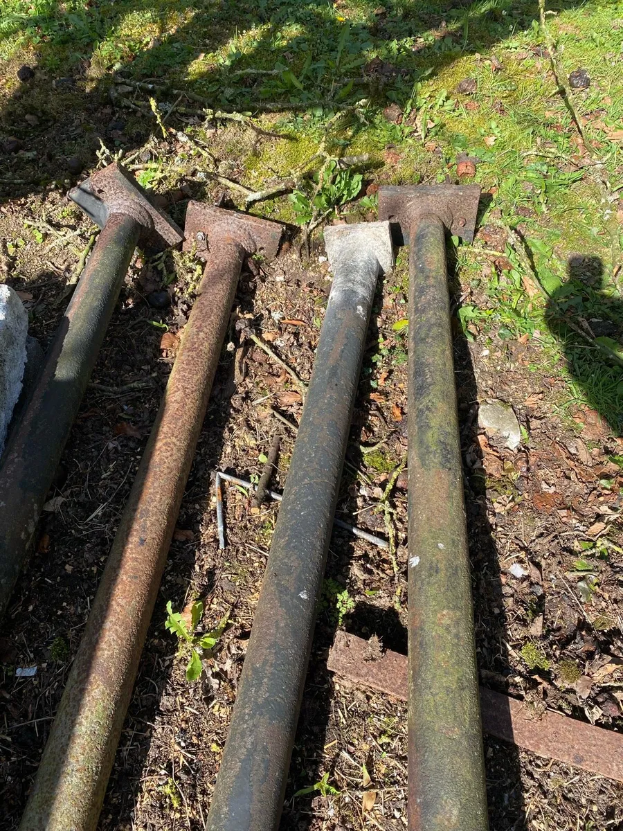 Cast Iron Columns - Image 1