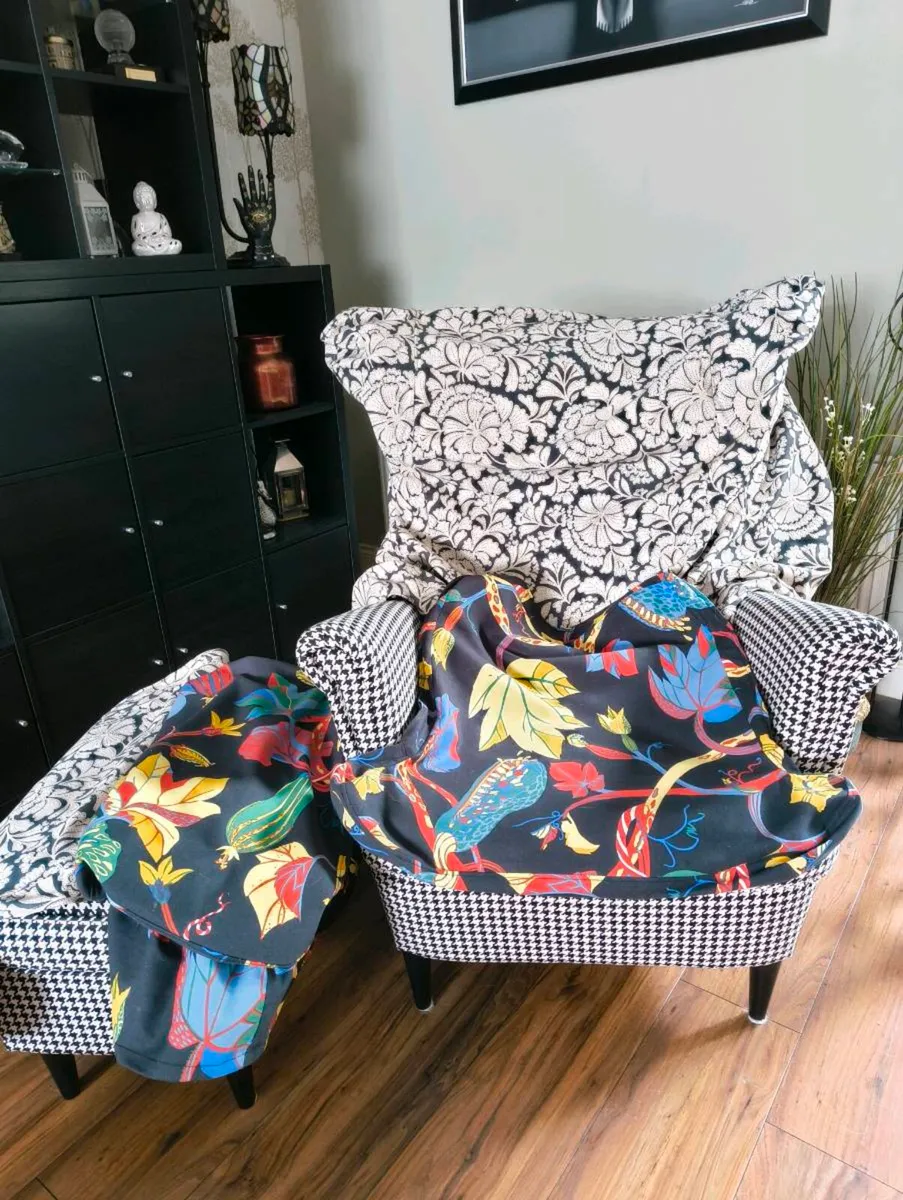 Armchair and footstool - Image 2