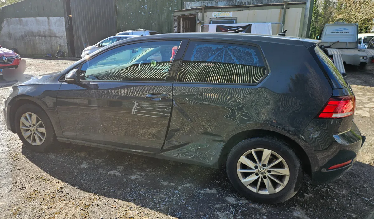 Volkswagen Golf 2017 van 200km doe 01/27 - Image 3