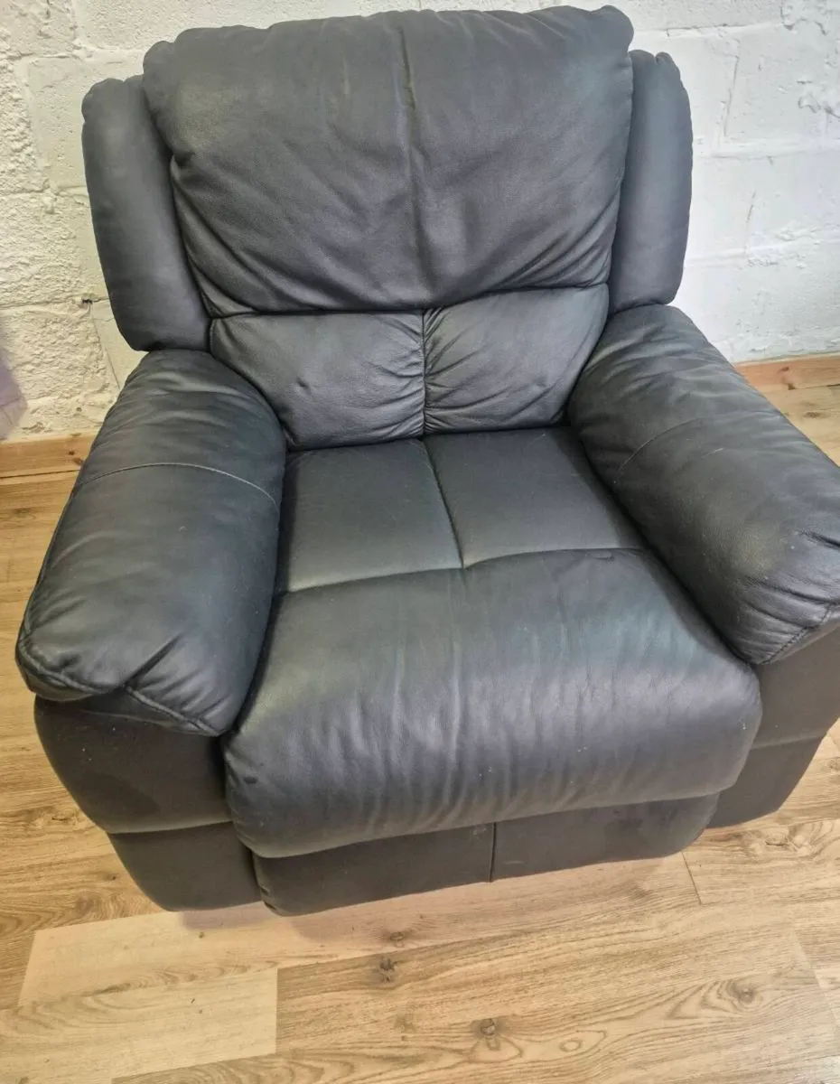 Single Recliner lazyboy chair ,Delivery - Image 1