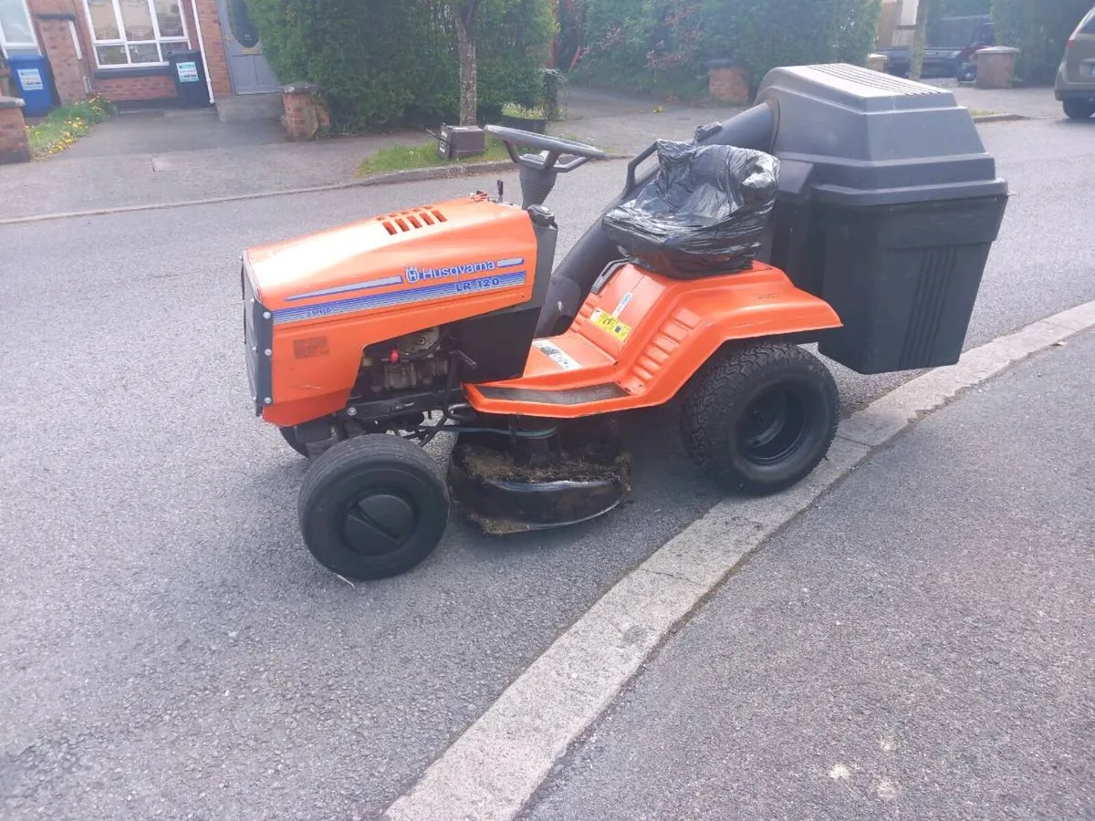 Ride on lawnmower - Image 1