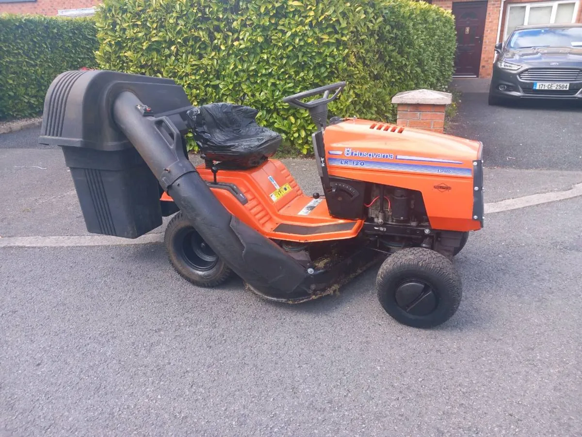 Ride on lawnmower - Image 2