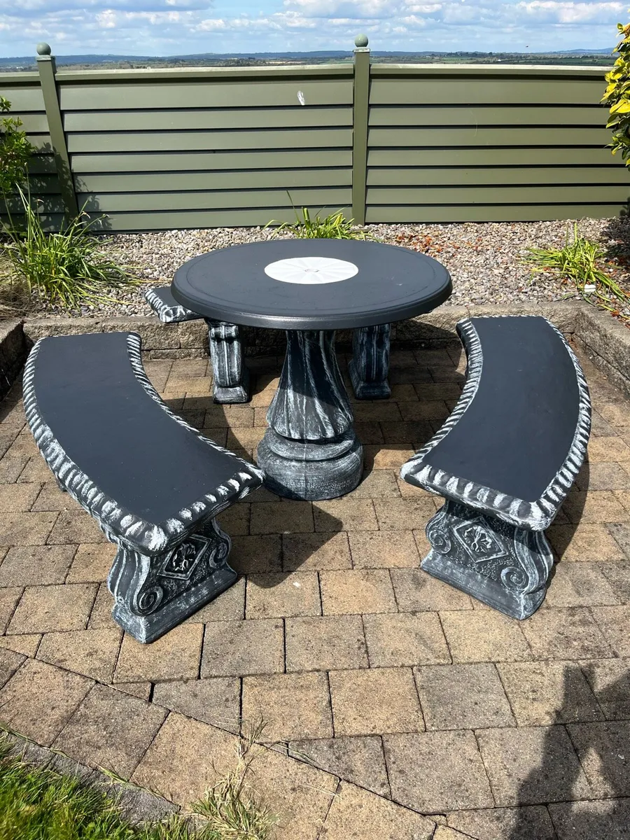 Concrete table and 3 benches - Image 2