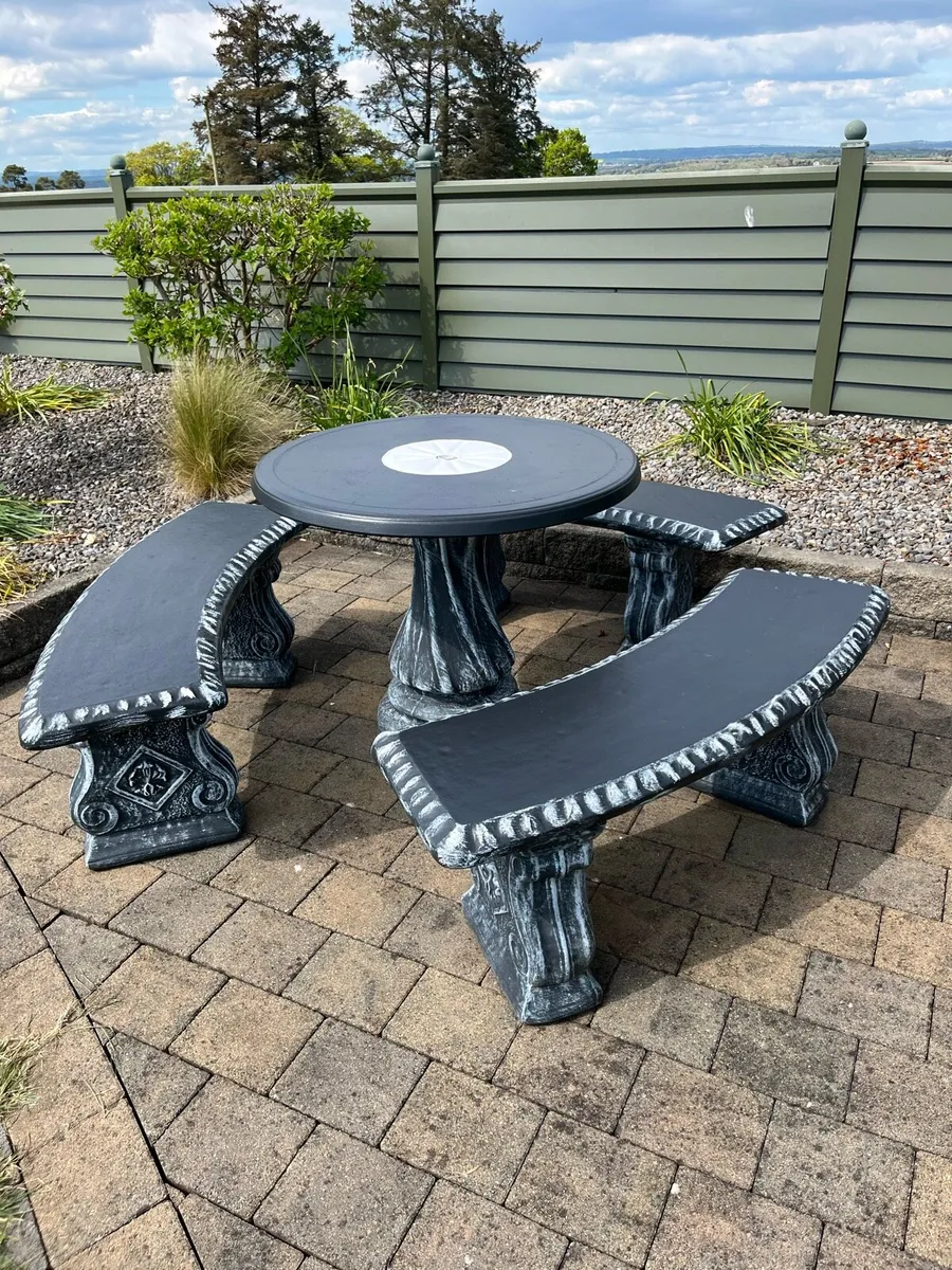 Concrete table and 3 benches - Image 3