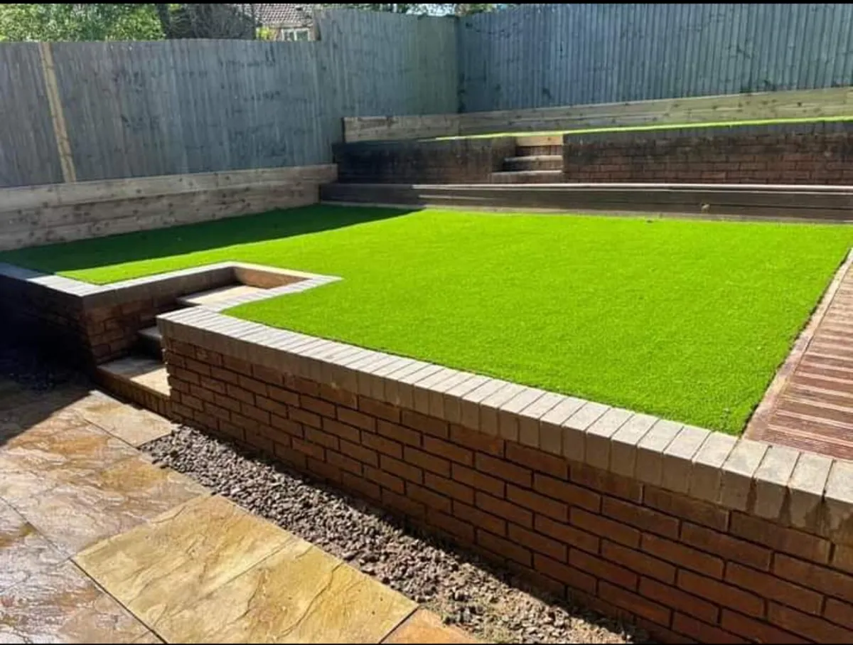 Artificial grass available in 4m and 5m rolls - Image 2