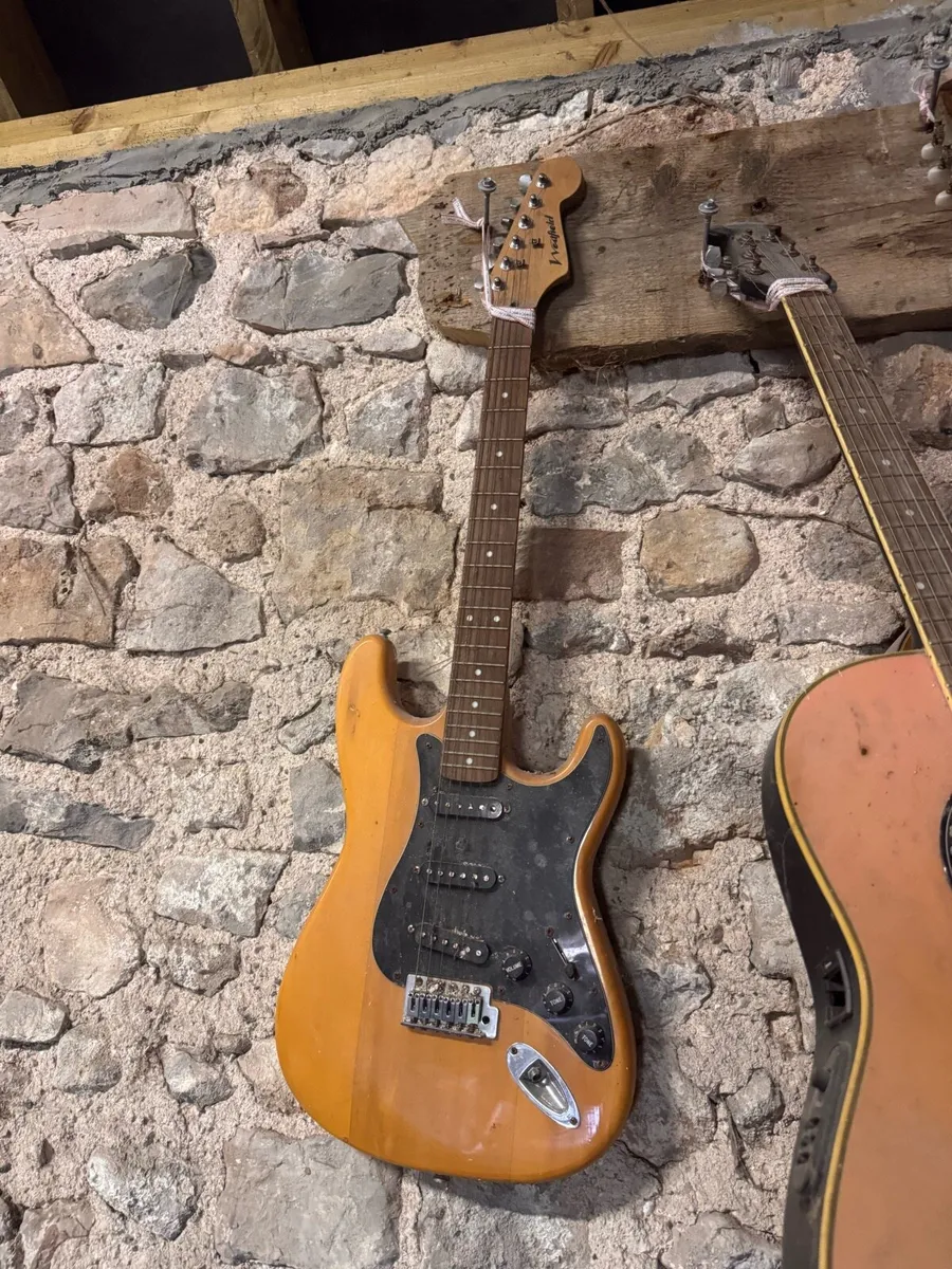 Vintage Strat Style Guitar