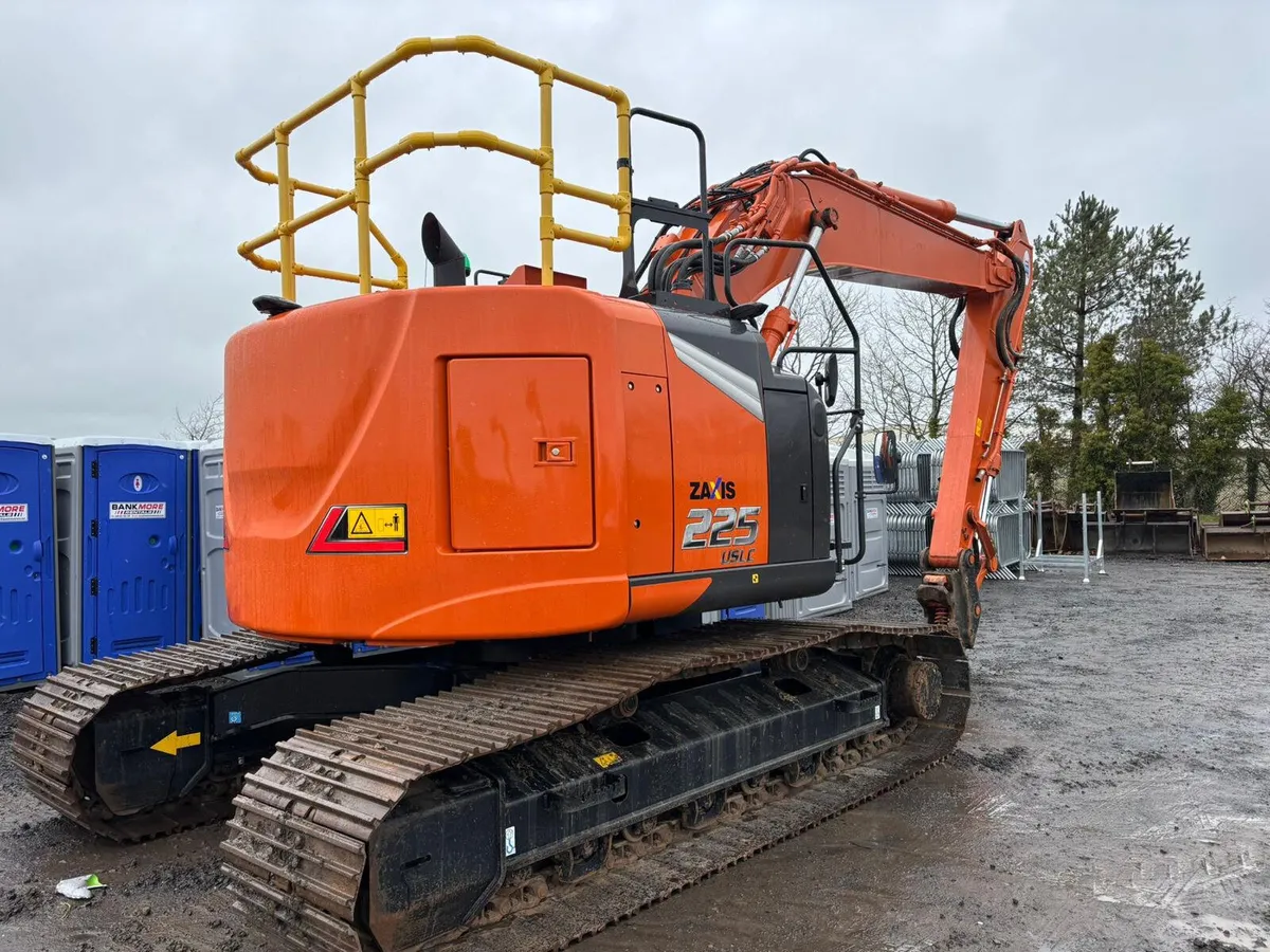 HITACHI ZX225 USLC-7 - Image 3