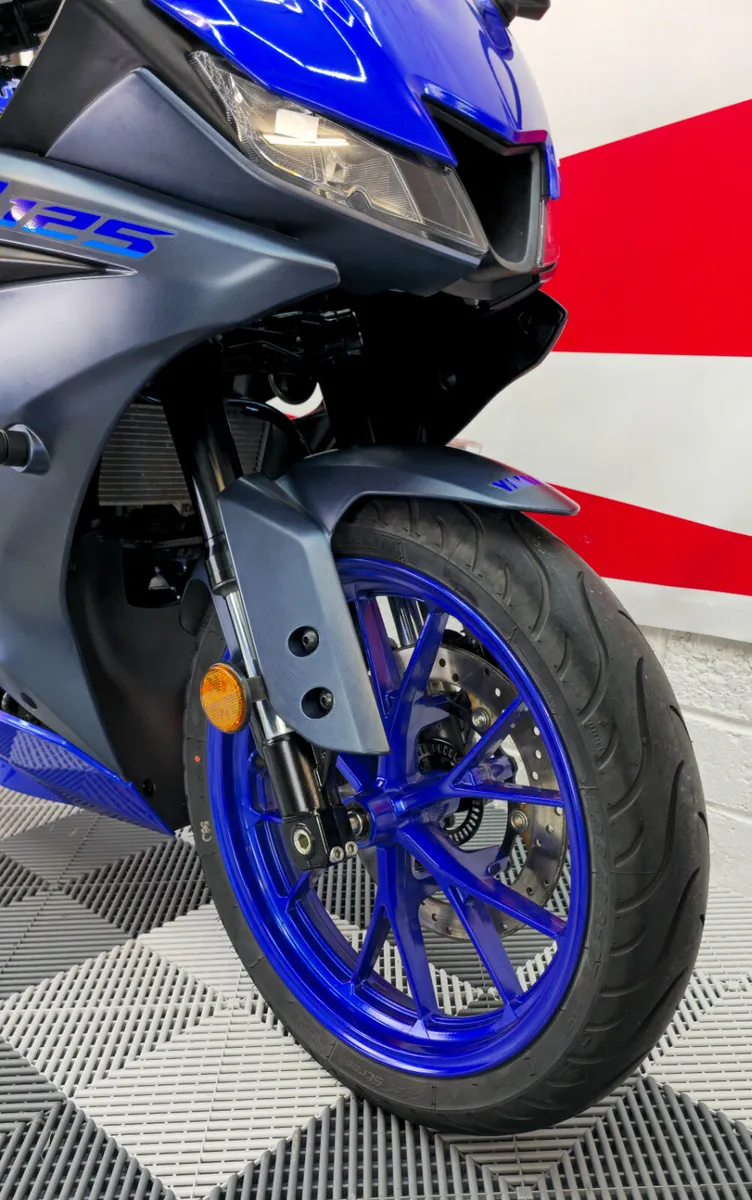 2023 Yamaha YZF125R - Image 4