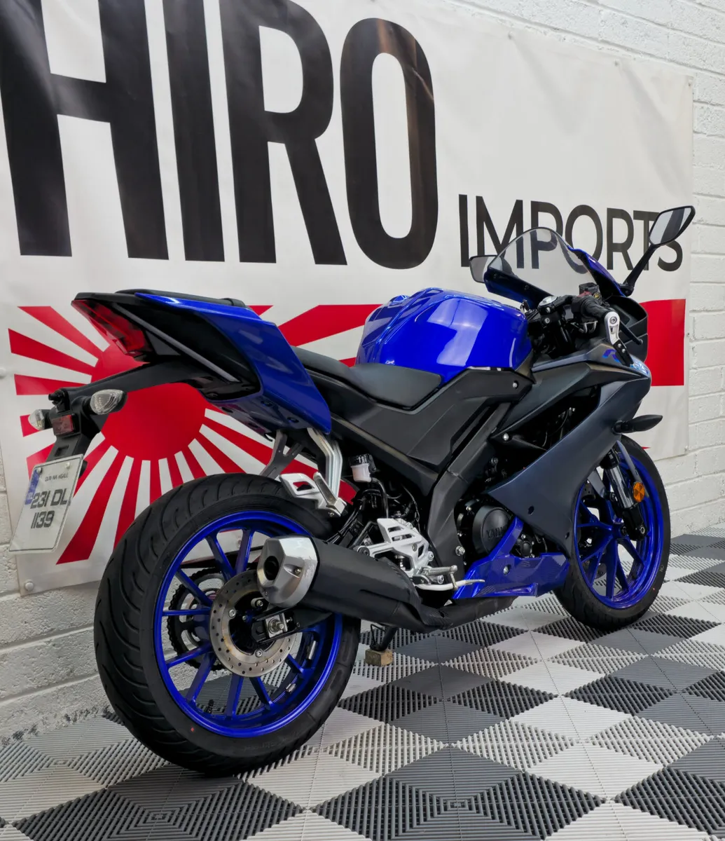 2023 Yamaha YZF125R - Image 2