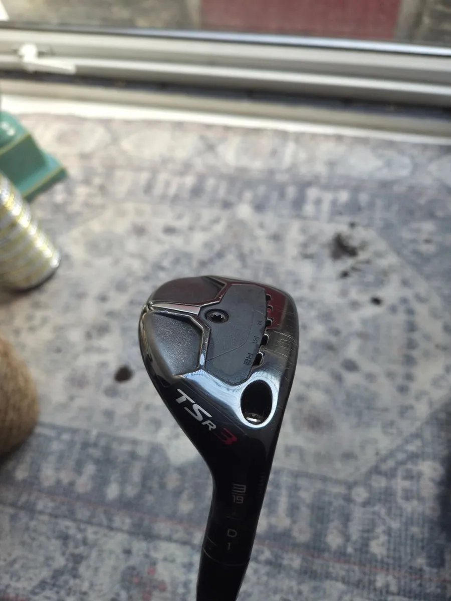 Titleist TSR3 3 Hybrid (19°) - Image 1